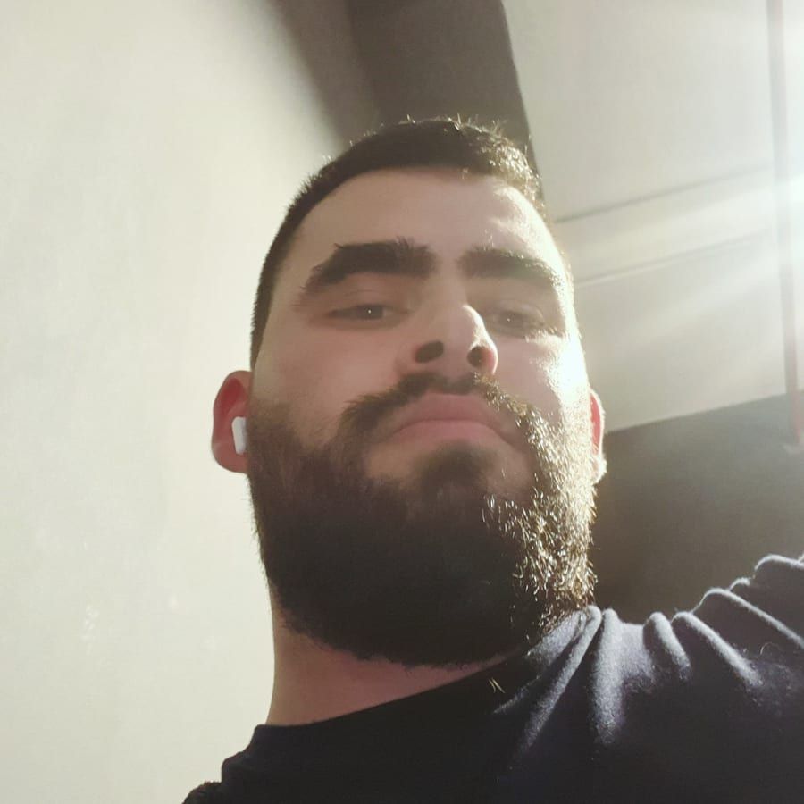 Profil von Hassib